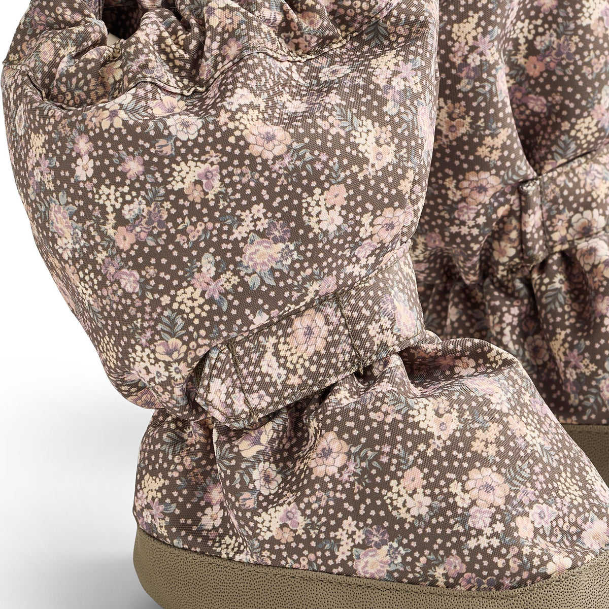 Outerwear Booties "dry wood show flowers"