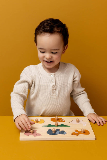 Einlege-Puzzle aus Holz mit Tieren
